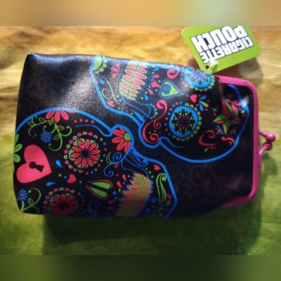 NWT multicolored Skullcandy cigarette pouch - Picture 4 of 5